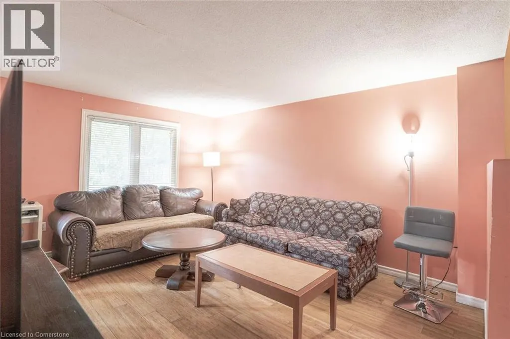 78 GRANDRIDGE Crescent