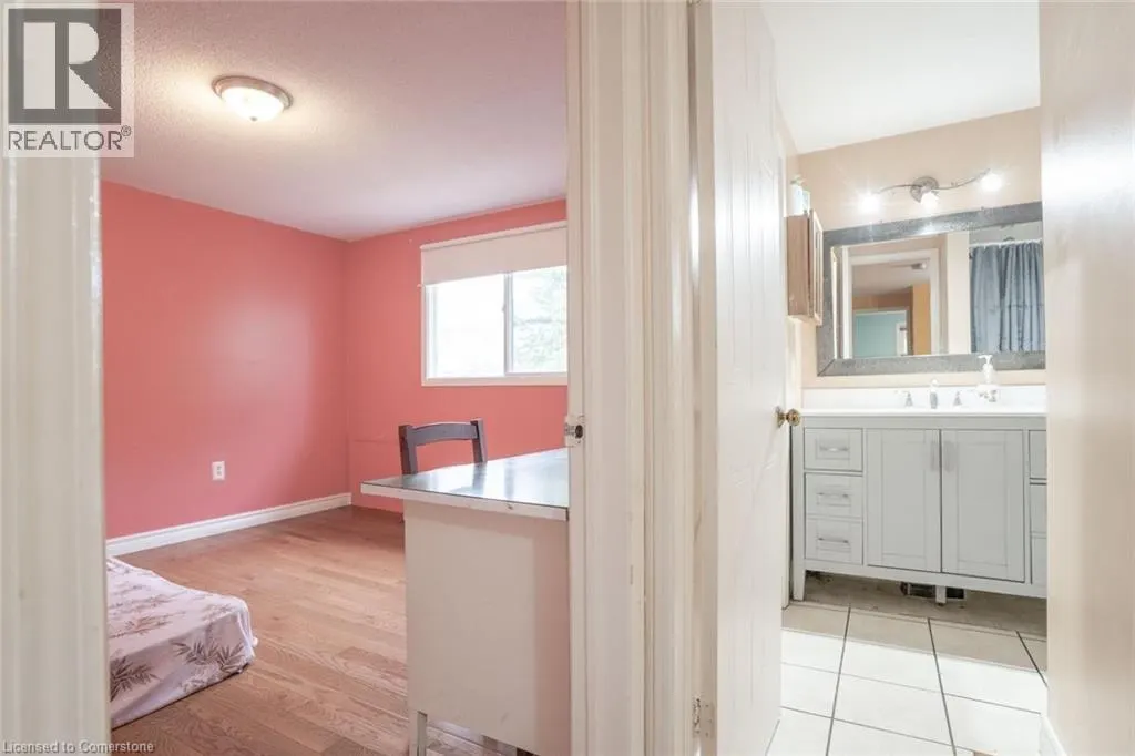 78 GRANDRIDGE Crescent