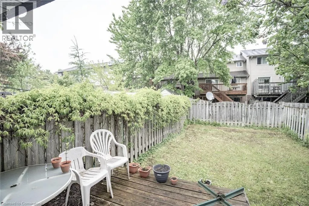 78 GRANDRIDGE Crescent