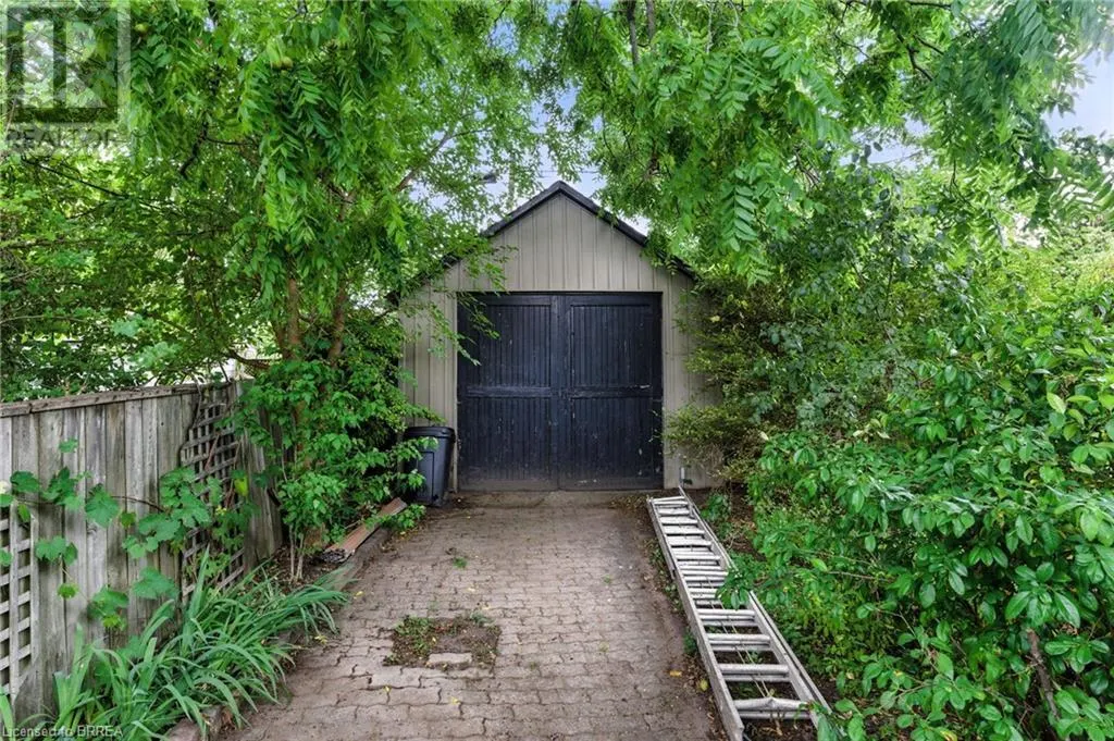 323 DALHOUSIE Street