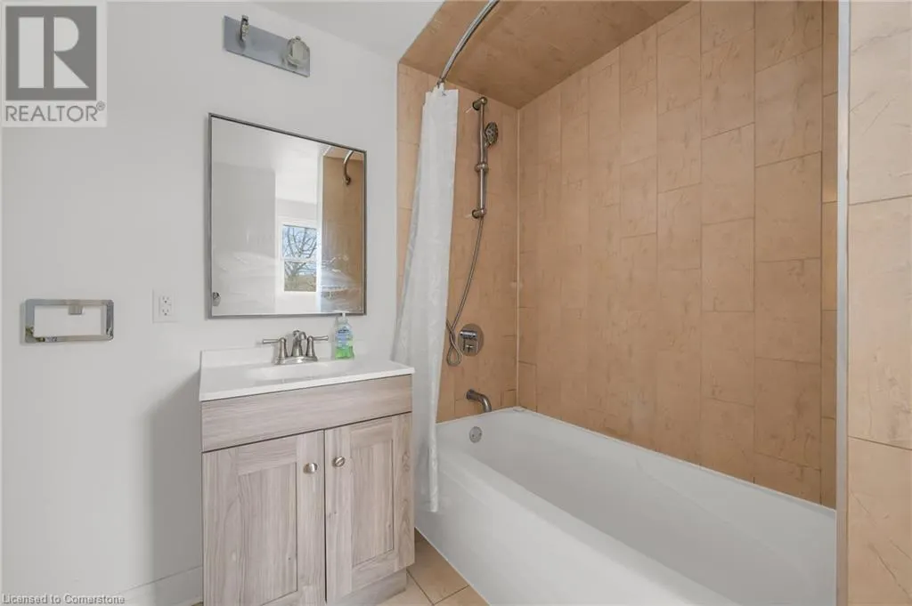 160 WELLAND Avenue Unit# UPPER, #UPPER