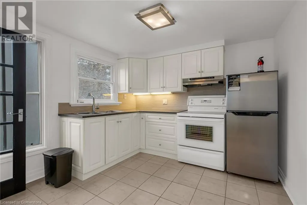 160 WELLAND Avenue Unit# UPPER, #UPPER