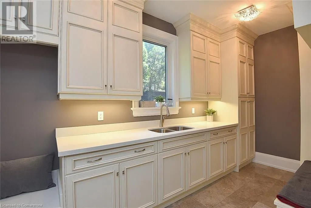 4180 LAKESHORE Road