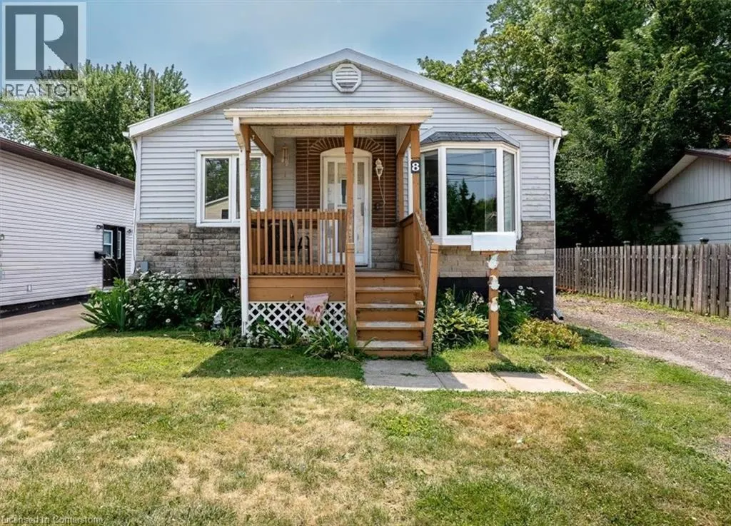8 FRANCES Avenue