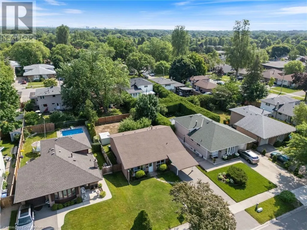 1610 HOBBS Crescent