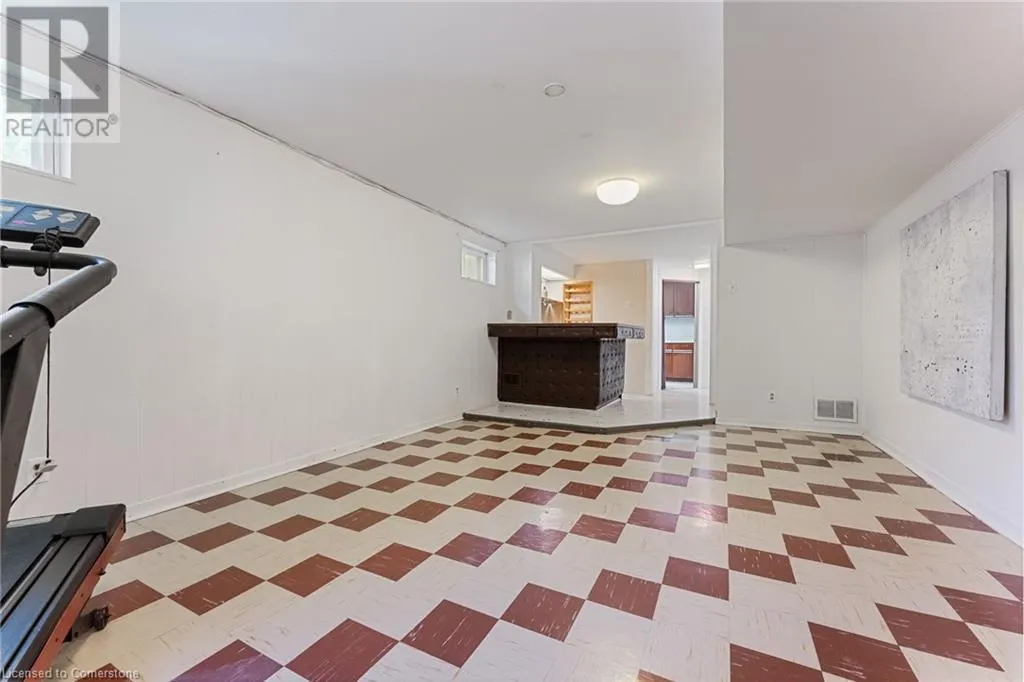 1610 HOBBS Crescent