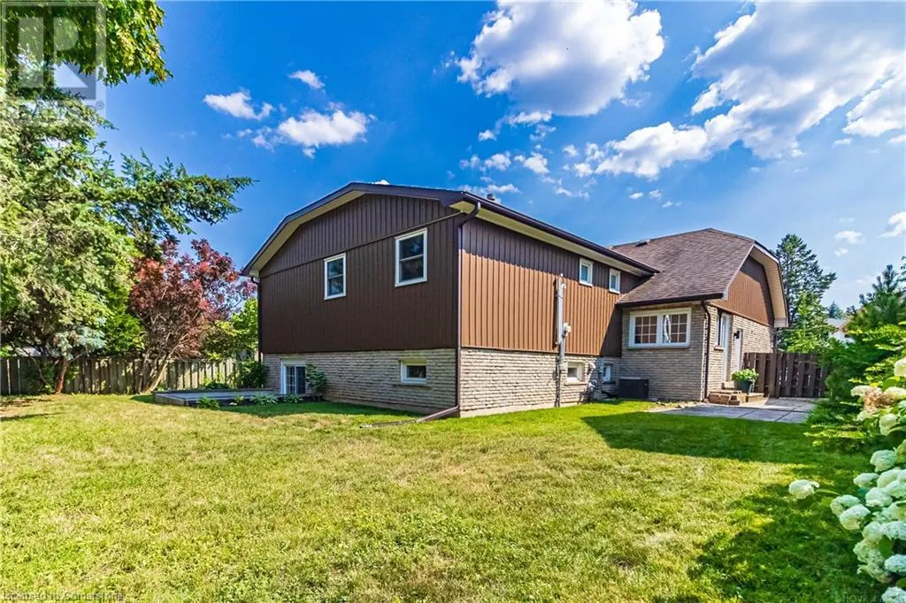 2390 SINCLAIR Circle