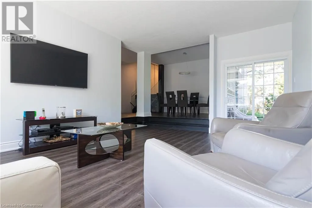 2390 SINCLAIR Circle