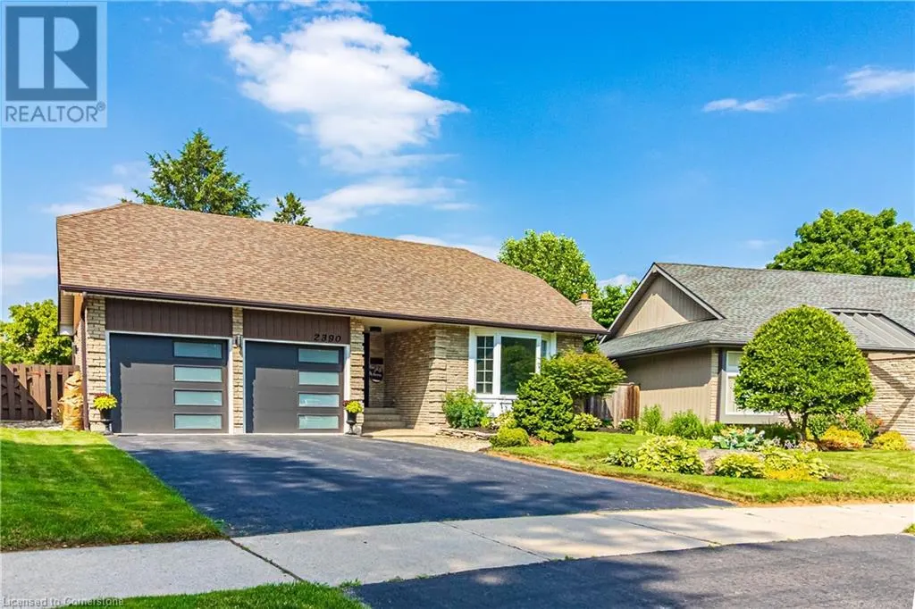 2390 SINCLAIR Circle