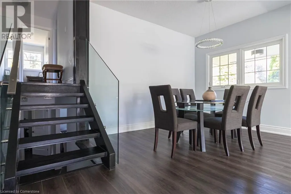 2390 SINCLAIR Circle