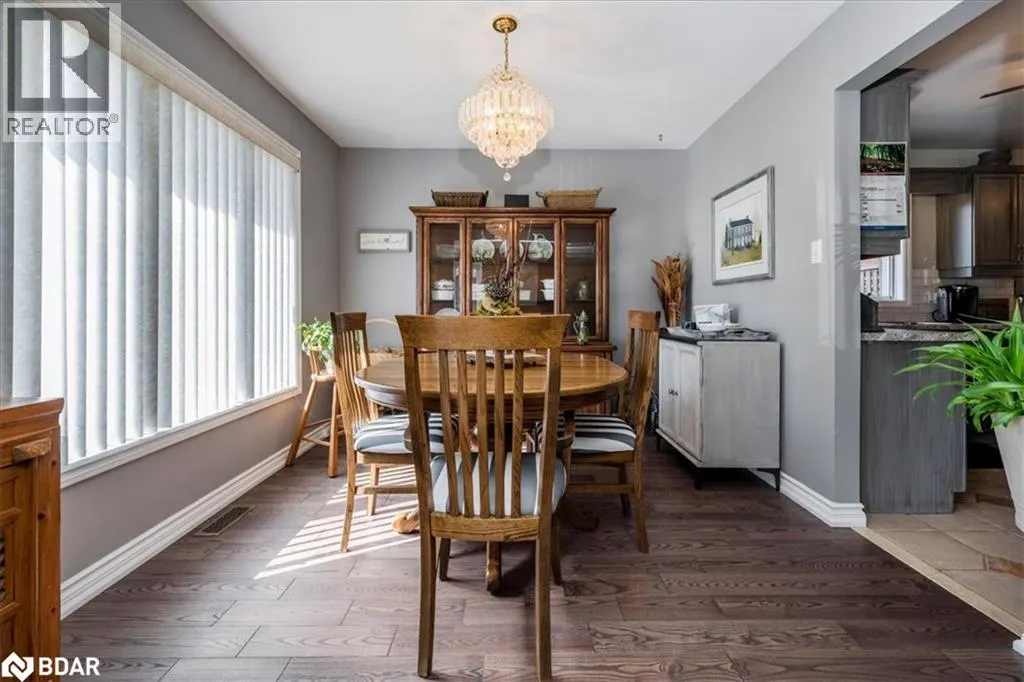 114 CHIEFTAIN Crescent