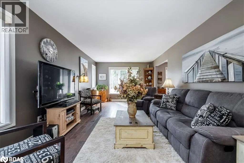 114 CHIEFTAIN Crescent