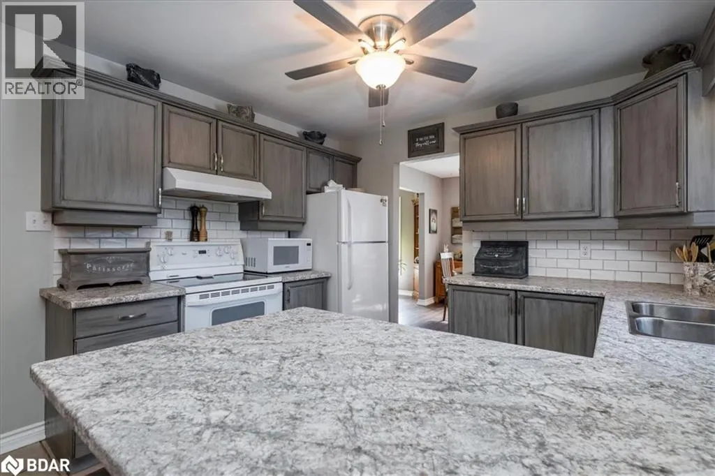 114 CHIEFTAIN Crescent