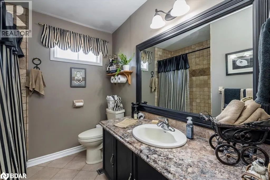 114 CHIEFTAIN Crescent