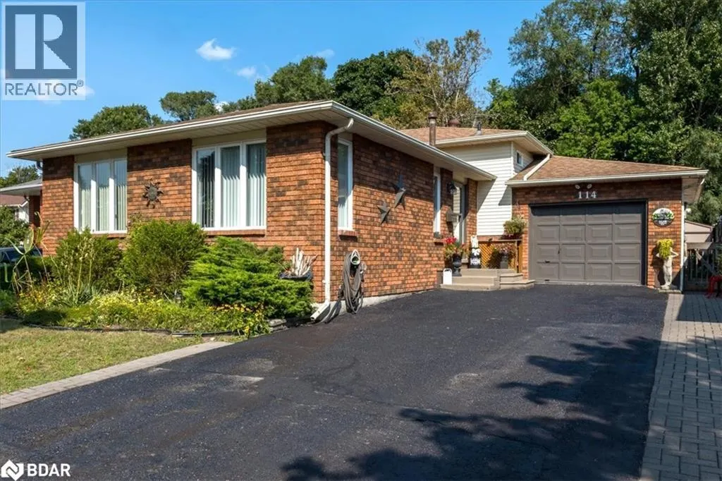 114 CHIEFTAIN Crescent
