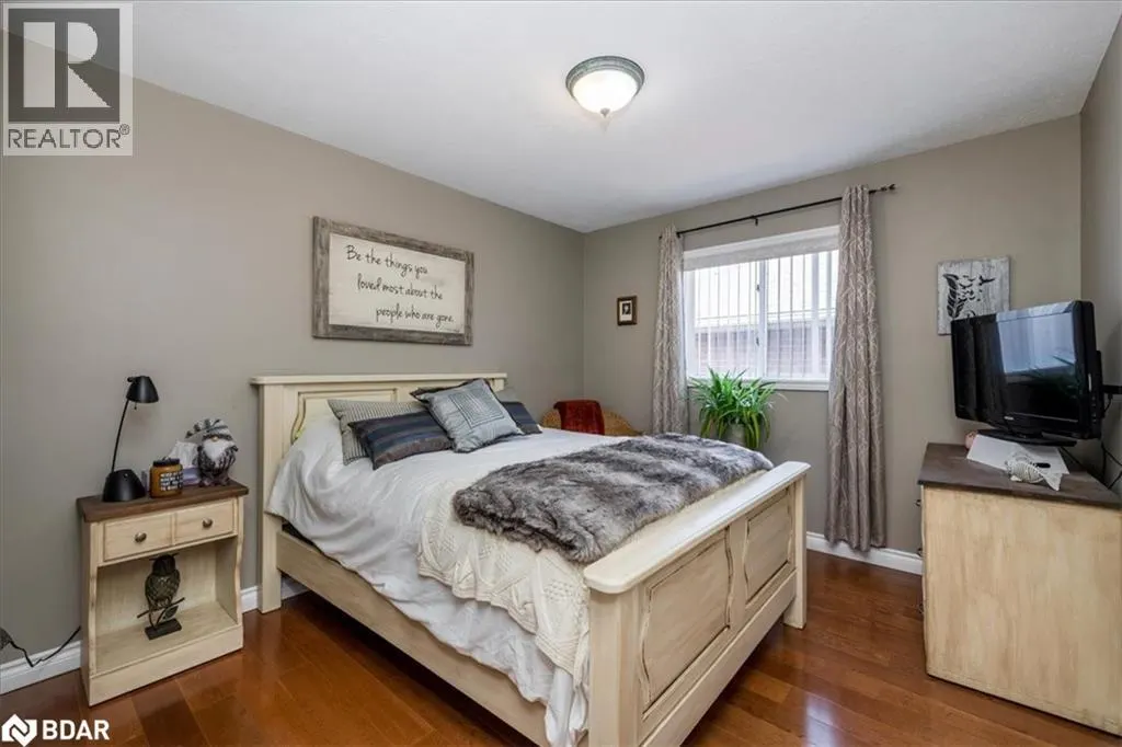 114 CHIEFTAIN Crescent