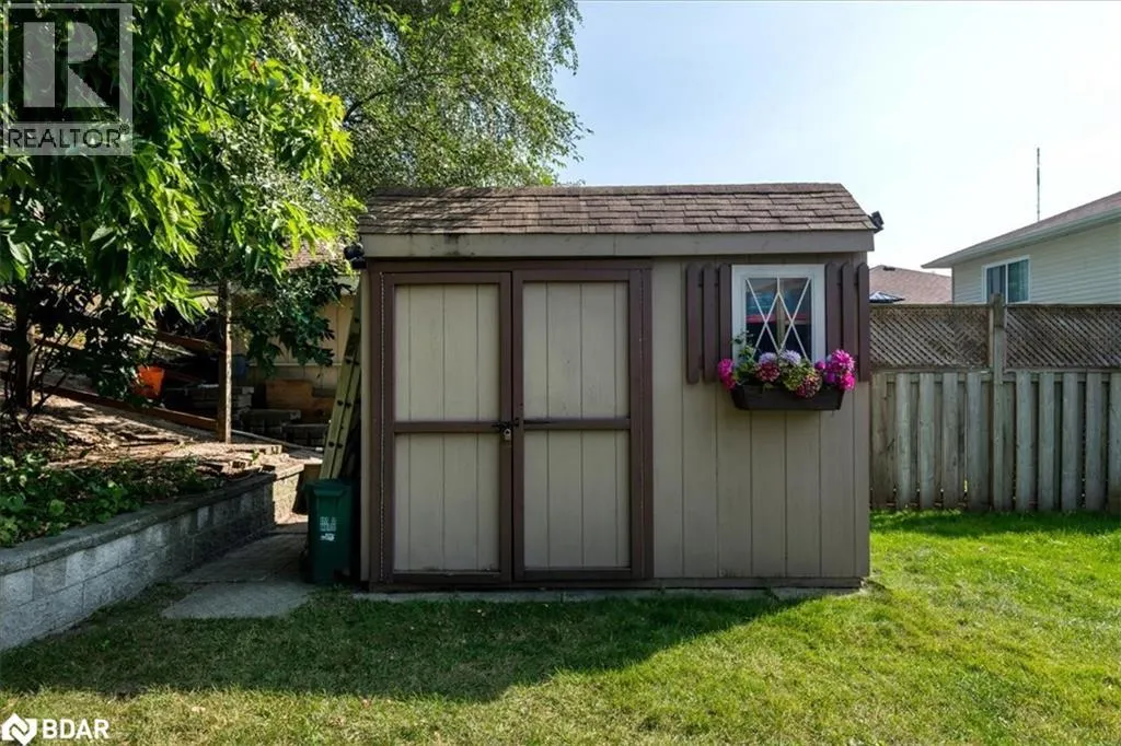 114 CHIEFTAIN Crescent