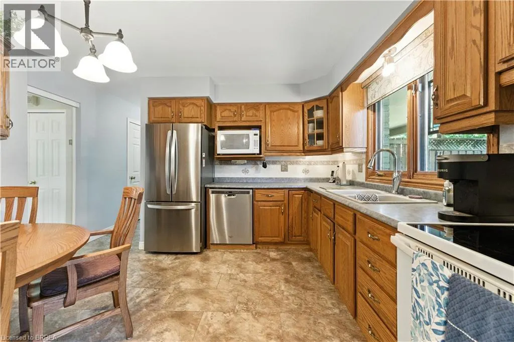 7 PALM Crescent