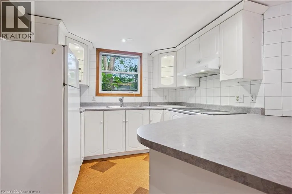 688 ROCKWAY Drive
