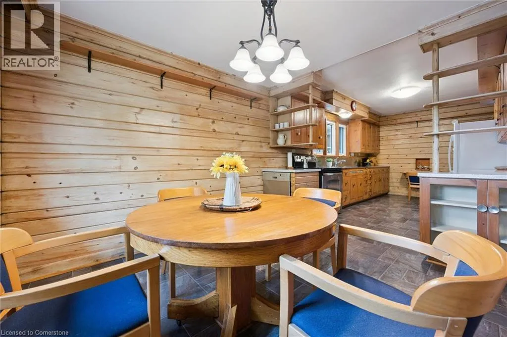 688 ROCKWAY Drive