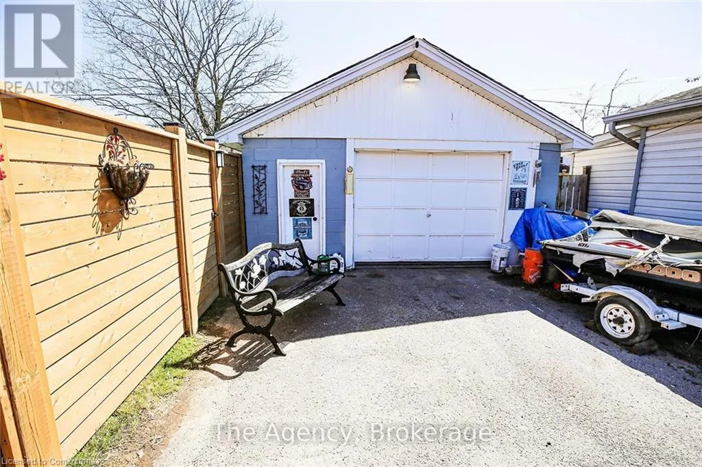 14 HEYWOOD Avenue