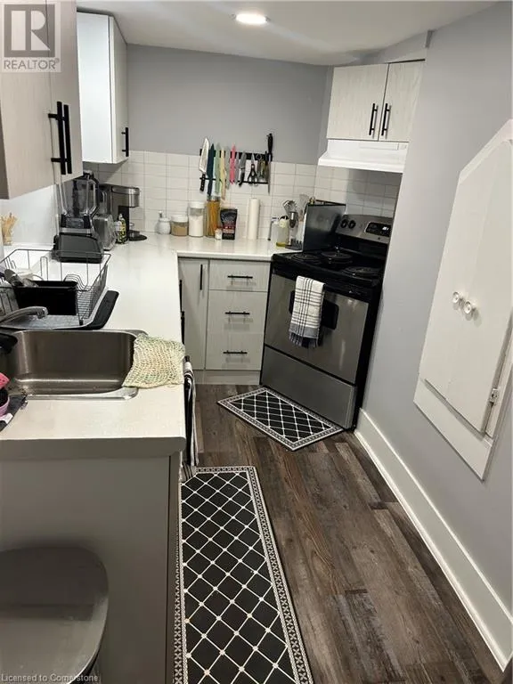 122 HELLEMS Avenue Unit# 1, #1