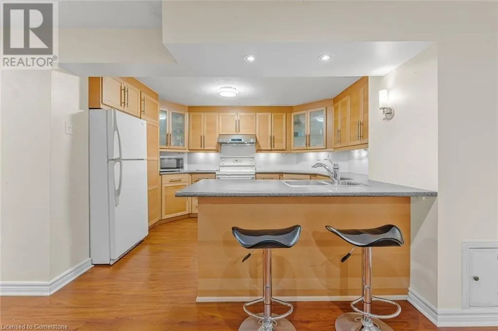 2816 ROSEWOOD Lane