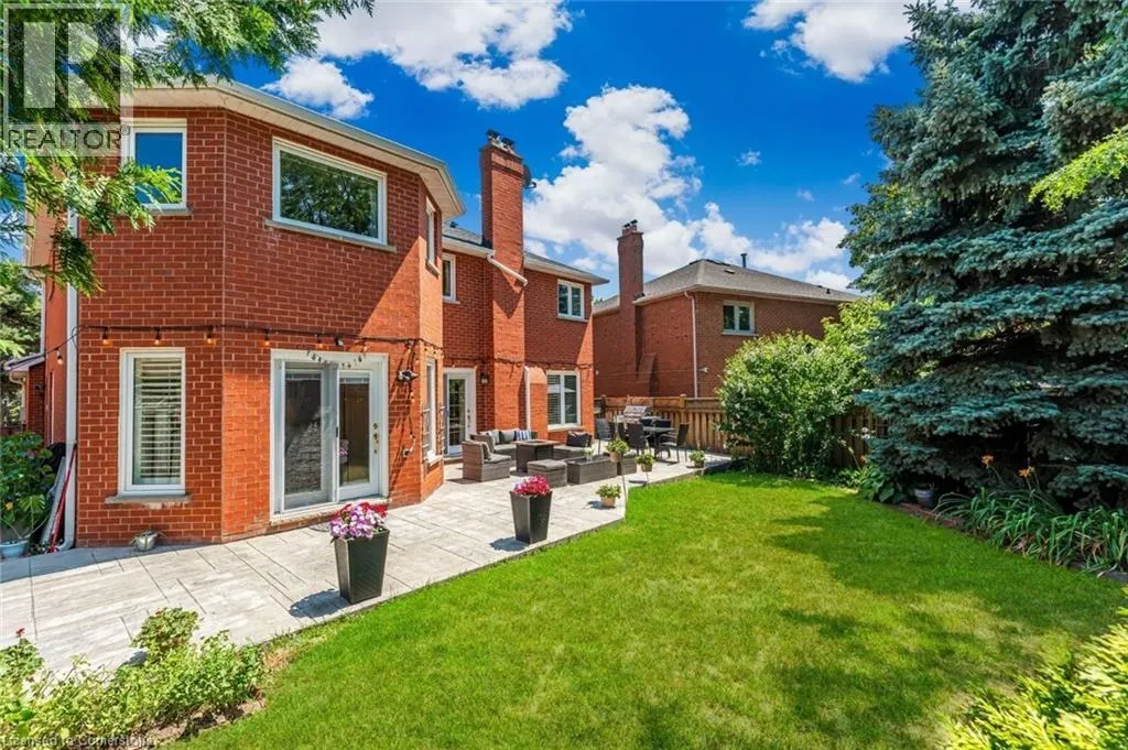 2816 ROSEWOOD Lane