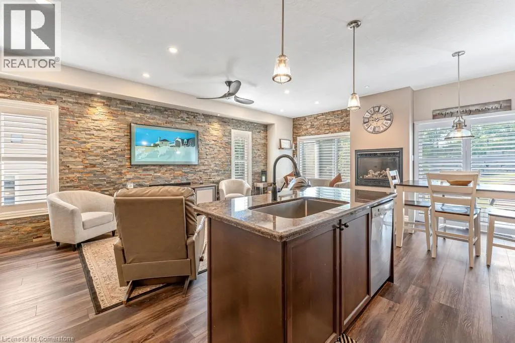 21 FOREST VALLEY Crescent