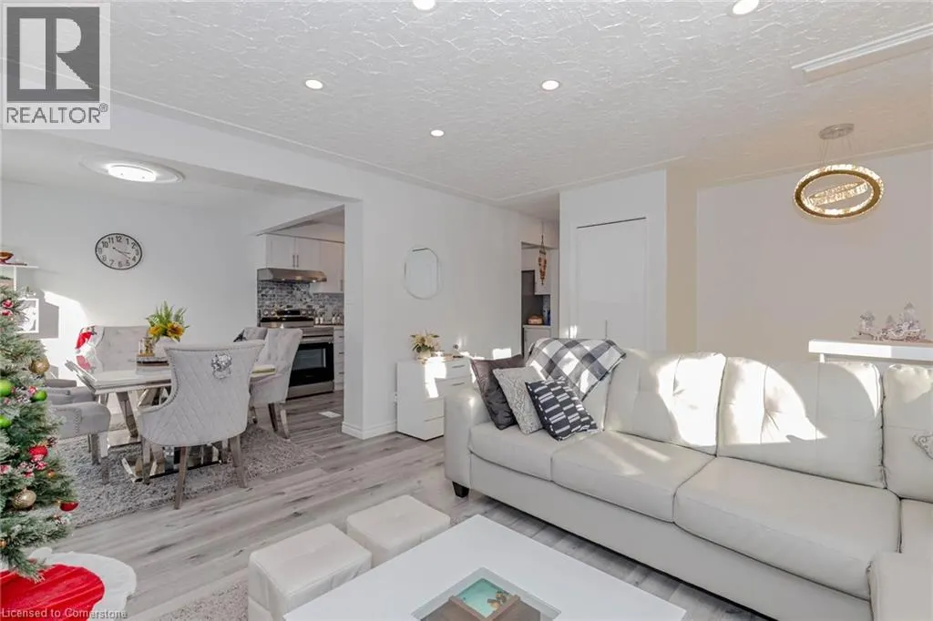 512 GLENDENE Crescent