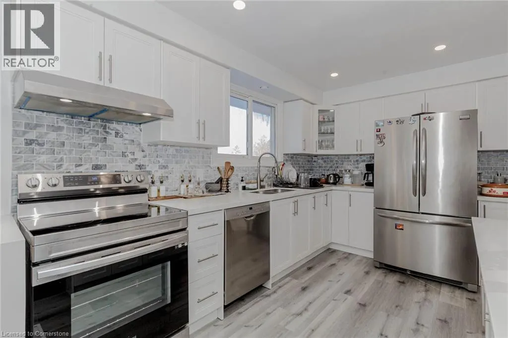 512 GLENDENE Crescent