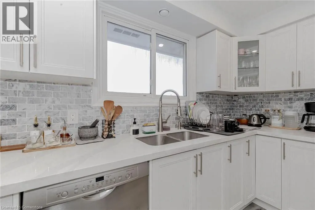 512 GLENDENE Crescent