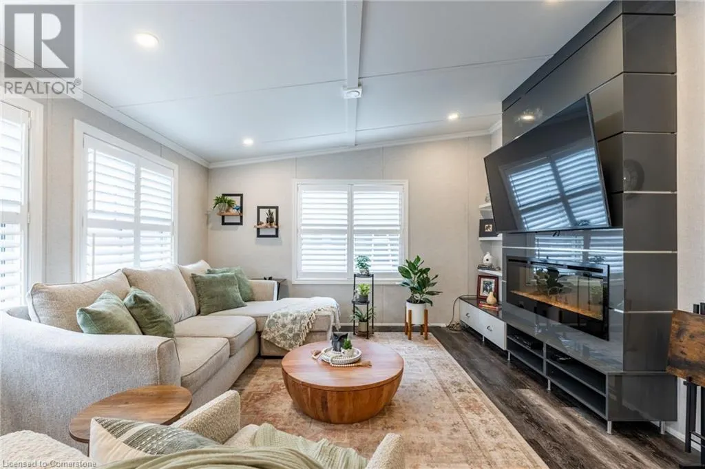 4449 MILBUROUGH Line Unit# 8 Poplar, #8 Poplar