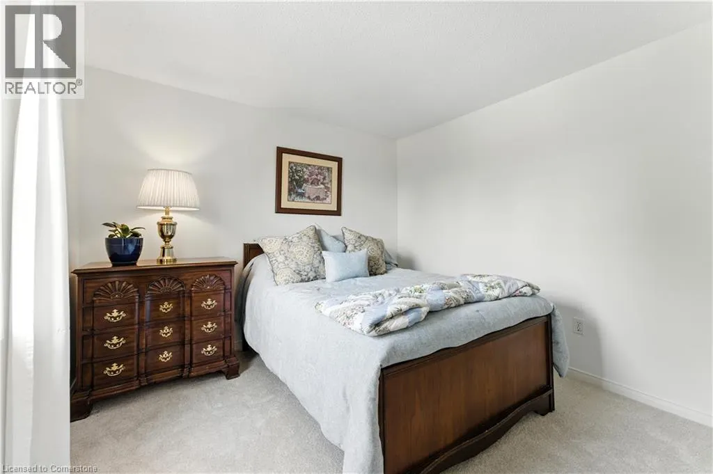 51 STRATHROY Crescent