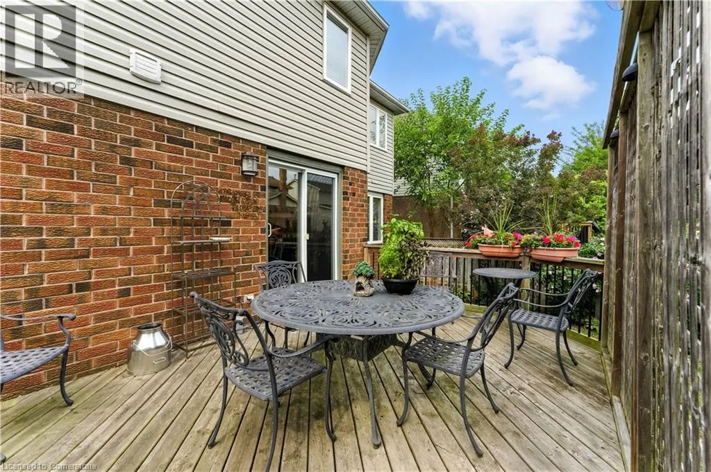 51 STRATHROY Crescent