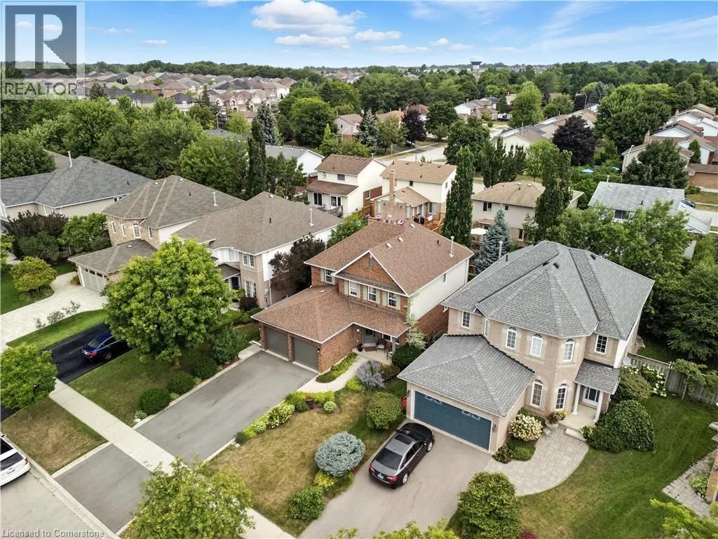 51 STRATHROY Crescent