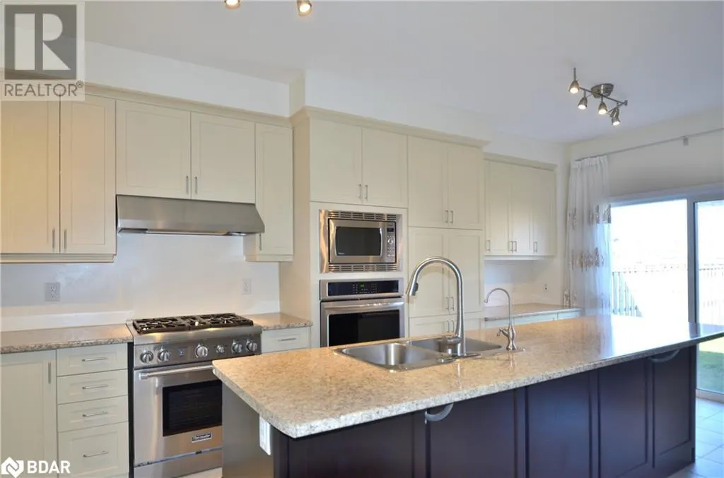 15 FORSYTH Crescent