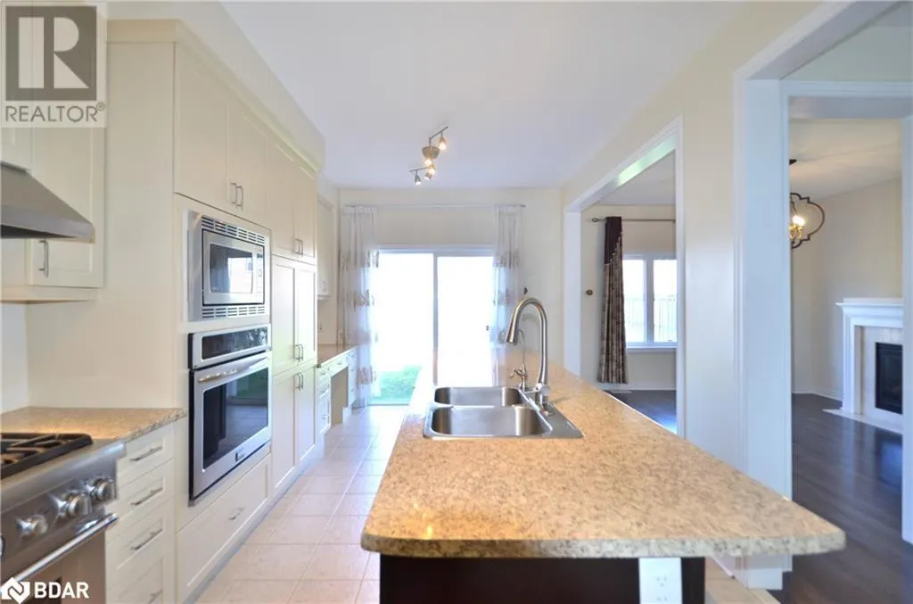 15 FORSYTH Crescent
