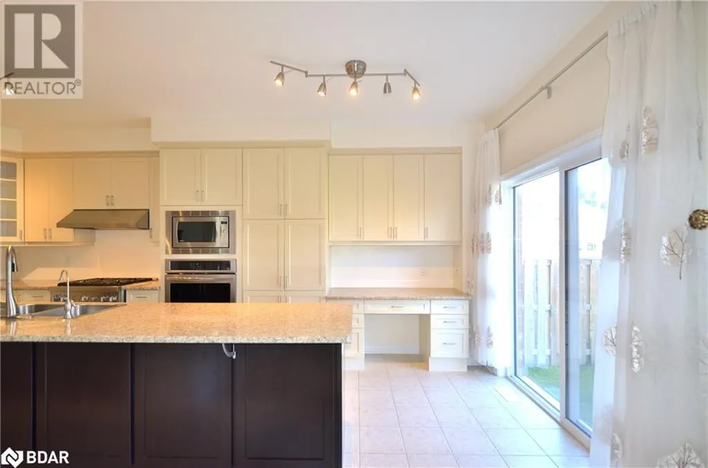 15 FORSYTH Crescent