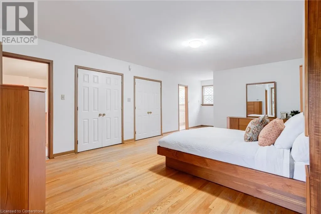 18 BURNT LOG Crescent