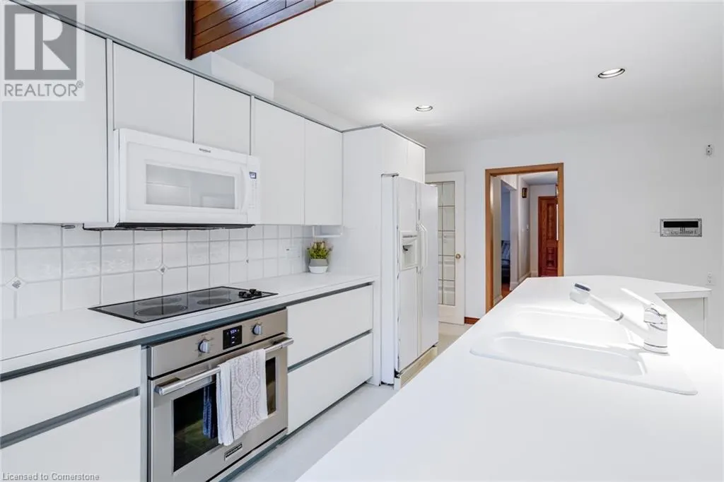 18 BURNT LOG Crescent