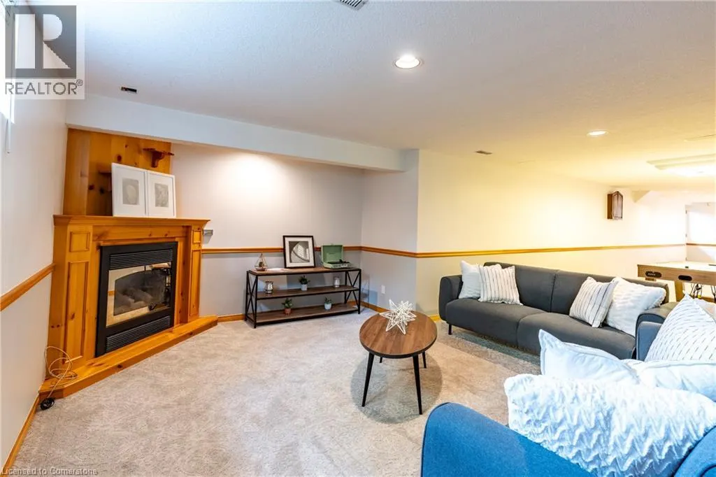 632 BAYHAMPTON Crescent