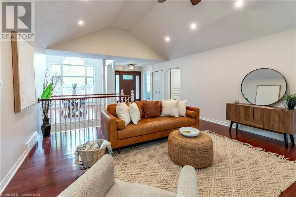 632 BAYHAMPTON Crescent