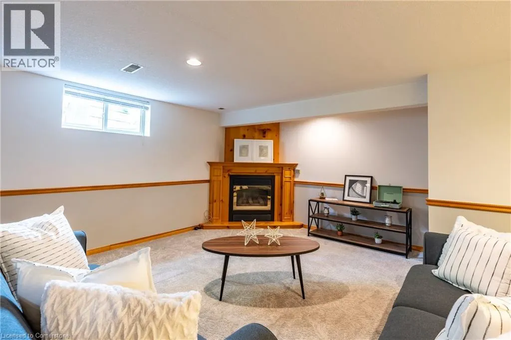 632 BAYHAMPTON Crescent