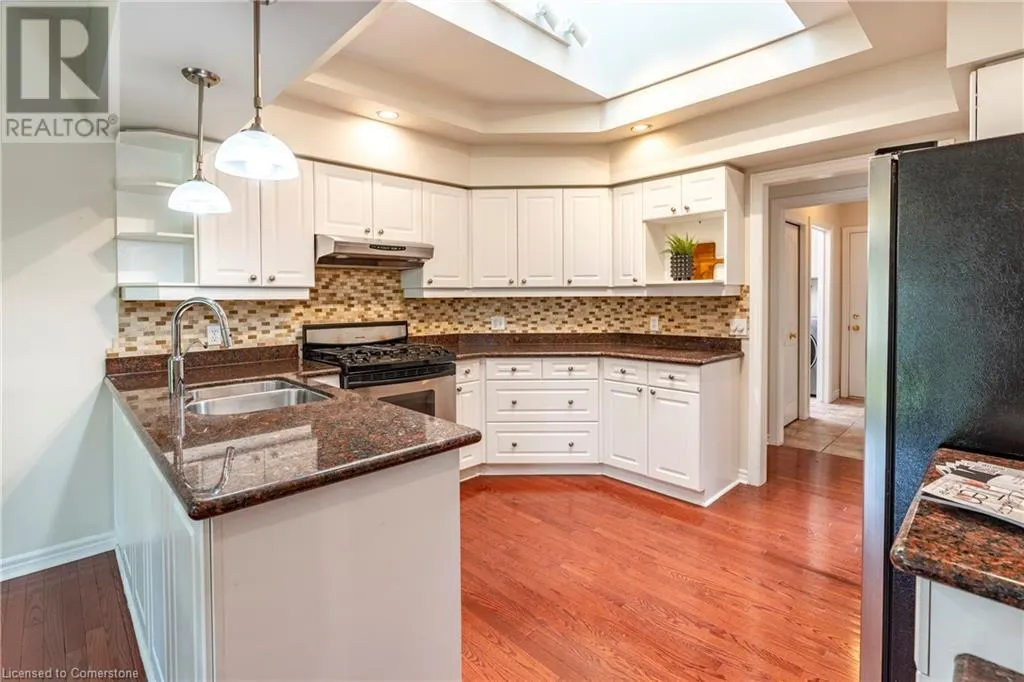 632 BAYHAMPTON Crescent