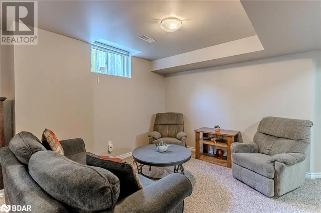 2 NORTHVIEW Crescent