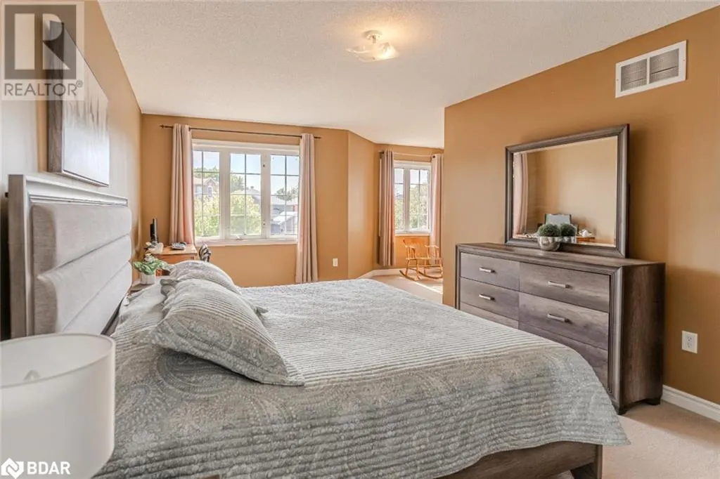 2 NORTHVIEW Crescent