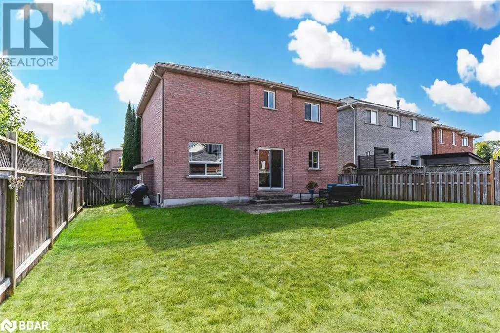 2 NORTHVIEW Crescent