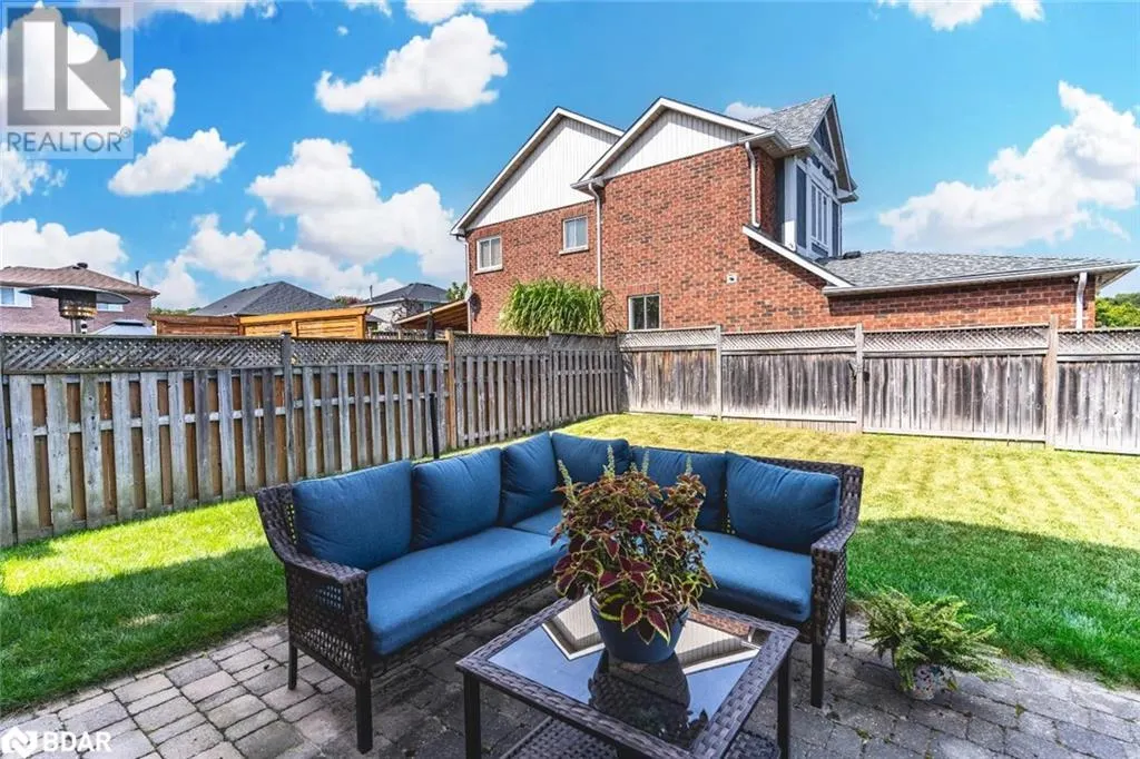 2 NORTHVIEW Crescent