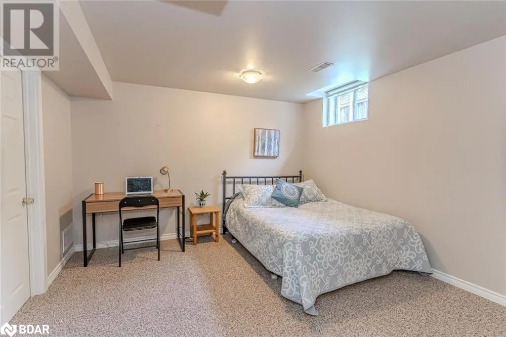 2 NORTHVIEW Crescent